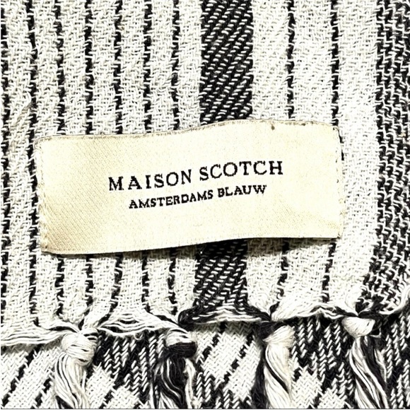 Maison Scotch Large Amsterdams Blauw Blue and White Cotton Tasseled Scarf - Picture 6 of 6